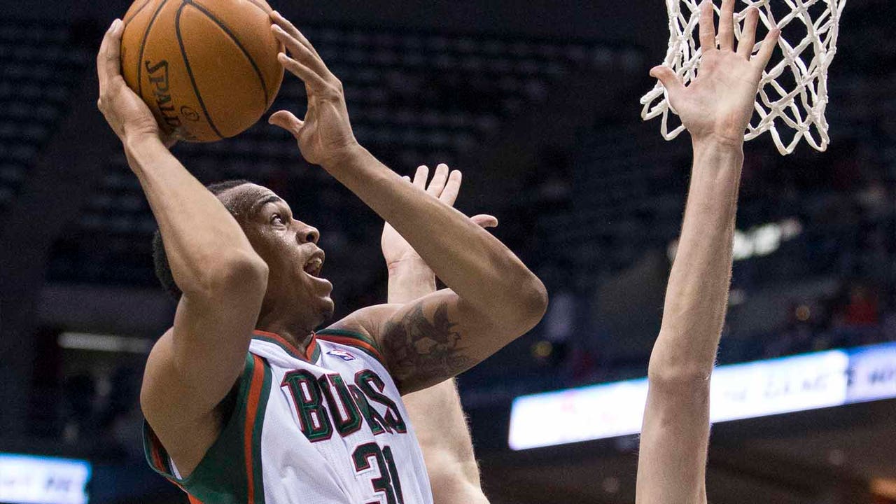 Bucks show minor improvements as struggles continue